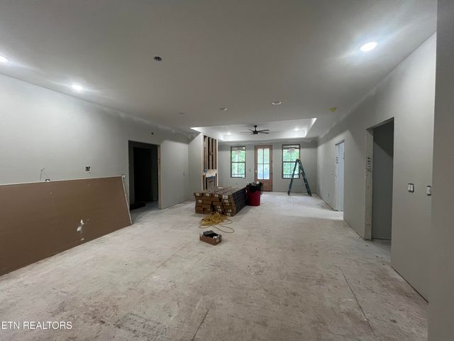 382 St George Drive, Crossville, TN 38558