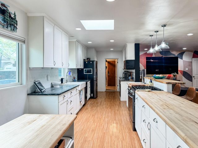 1516 Columbia Drive NE, Albuquerque, NM 87106