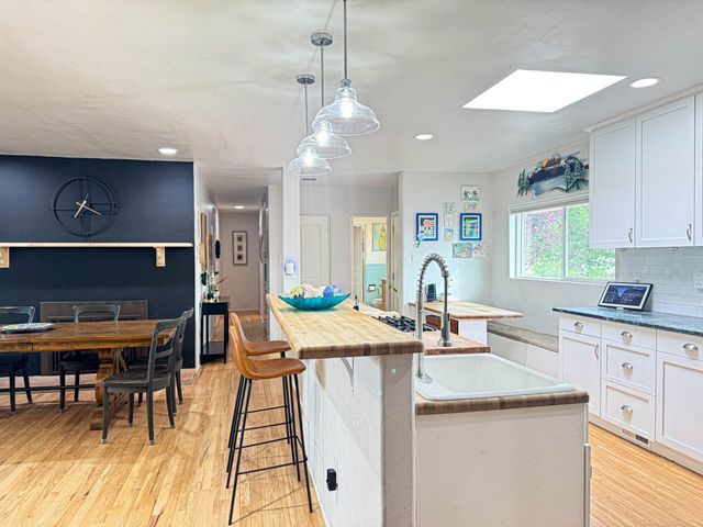 1516 Columbia Drive NE, Albuquerque, NM 87106