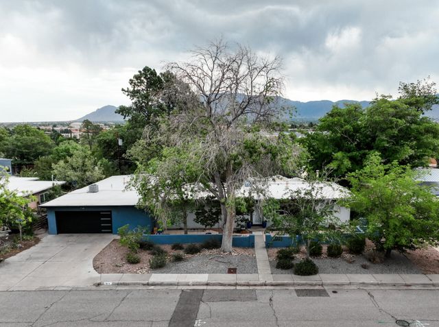 1516 Columbia Drive NE, Albuquerque, NM 87106