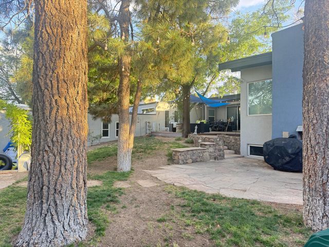 1516 Columbia Drive NE, Albuquerque, NM 87106