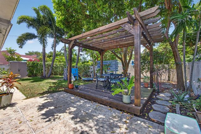 213 Fordham Drive, Lake Worth, FL 33460