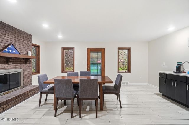 26430 Hull Prairie Road, Perrysburg, OH 43551