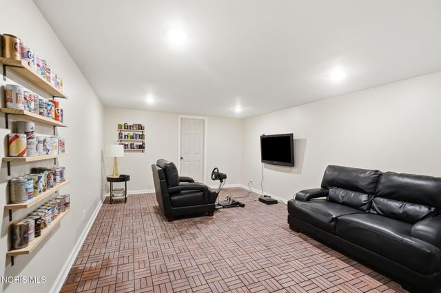26430 Hull Prairie Road, Perrysburg, OH 43551