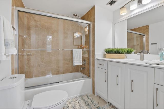 3300 W Rolling Hills Cir 302, Davie, FL 33328