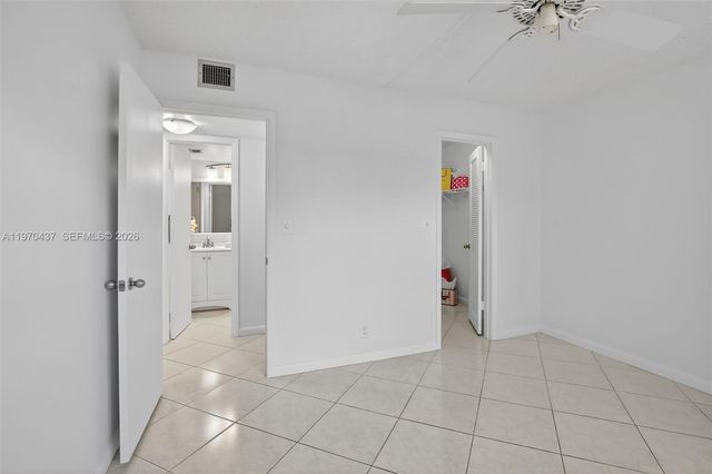 3300 W Rolling Hills Cir 302, Davie, FL 33328