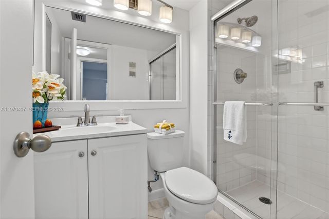 3300 W Rolling Hills Cir 302, Davie, FL 33328