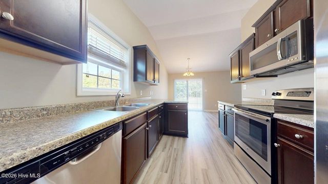 108 Braeburn Boulevard, Richlands, NC 28574