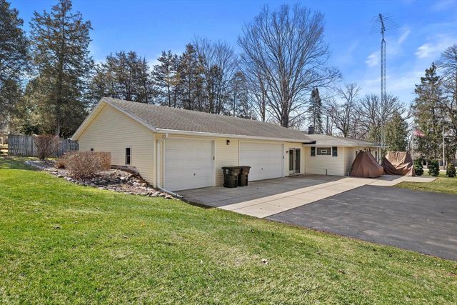 N9056 E Miramar DRIVE, East Troy, WI 53120