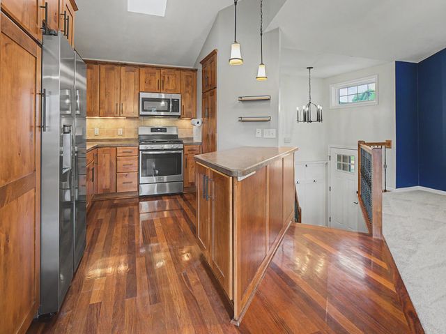 2638 Westview Lane NW, Rochester, MN 55901