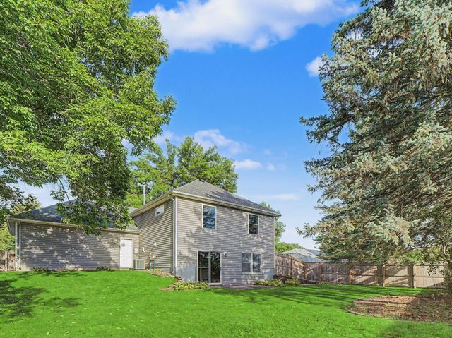 2638 Westview Lane NW, Rochester, MN 55901