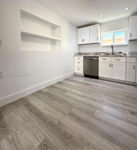 716 NE 7th St B, Hallandale Beach, FL 33009