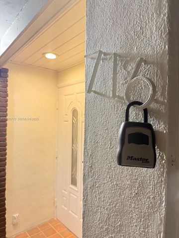 716 NE 7th St B, Hallandale Beach, FL 33009