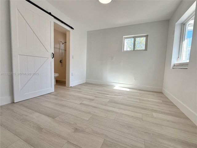 716 NE 7th St B, Hallandale Beach, FL 33009