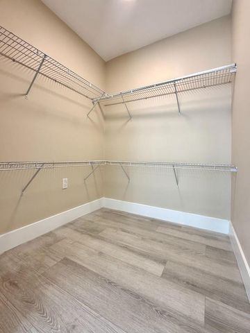 716 NE 7th St B, Hallandale Beach, FL 33009