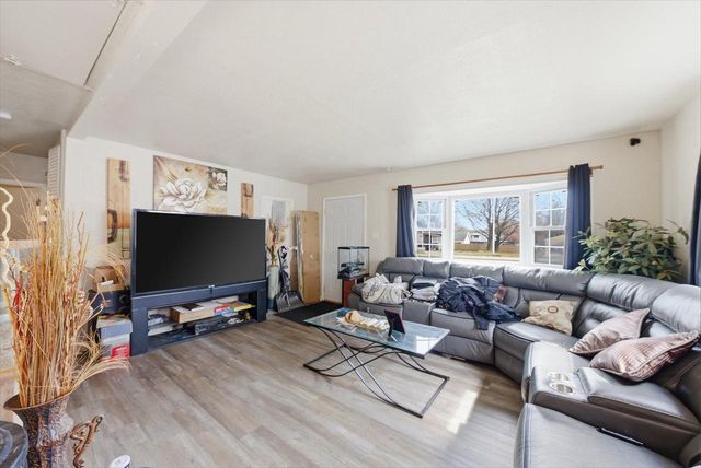 5817 N Teutonia AVENUE, Milwaukee, WI 53209