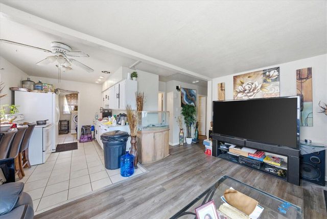 5817 N Teutonia AVENUE, Milwaukee, WI 53209