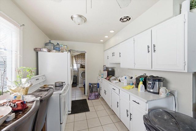 5817 N Teutonia AVENUE, Milwaukee, WI 53209