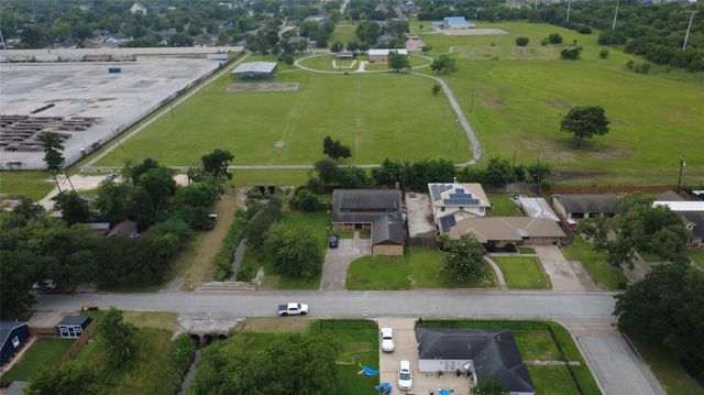 1609 Leggett Drive, Galena Park, TX 77547