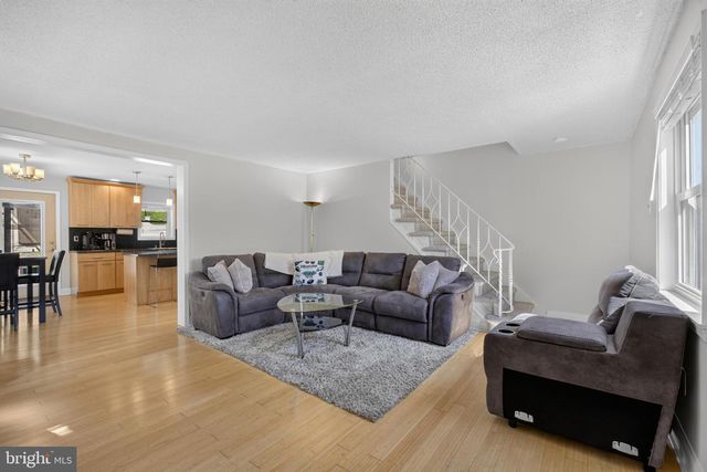 816 NAYLORS RUN RD, Havertown, PA 19083