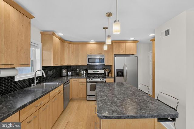 816 NAYLORS RUN RD, Havertown, PA 19083