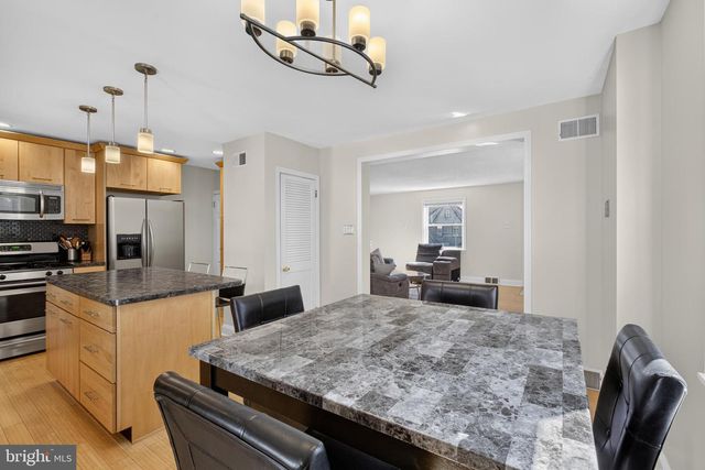 816 NAYLORS RUN RD, Havertown, PA 19083