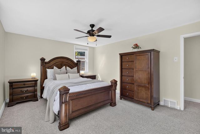 816 NAYLORS RUN RD, Havertown, PA 19083