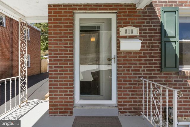 816 NAYLORS RUN RD, Havertown, PA 19083