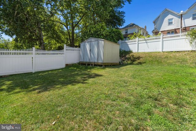 816 NAYLORS RUN RD, Havertown, PA 19083