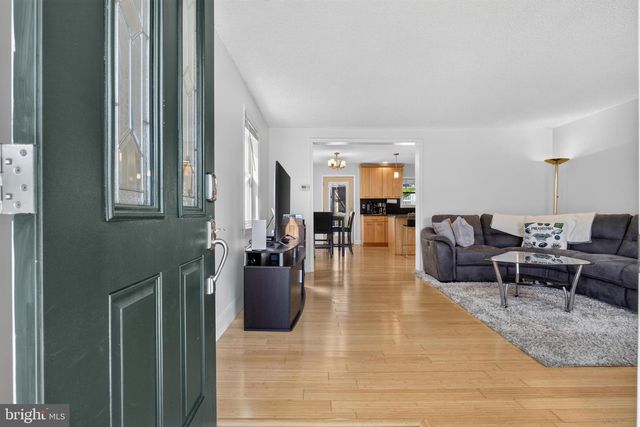 816 NAYLORS RUN RD, Havertown, PA 19083