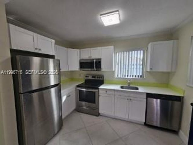 46 NW 35th St 3, Miami, FL 33127
