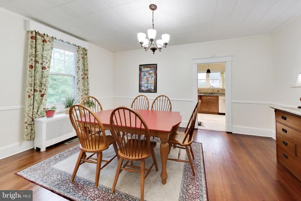 Image 12 of property listing at 2808 BERWICK AVE, Baltimore, MD 21234