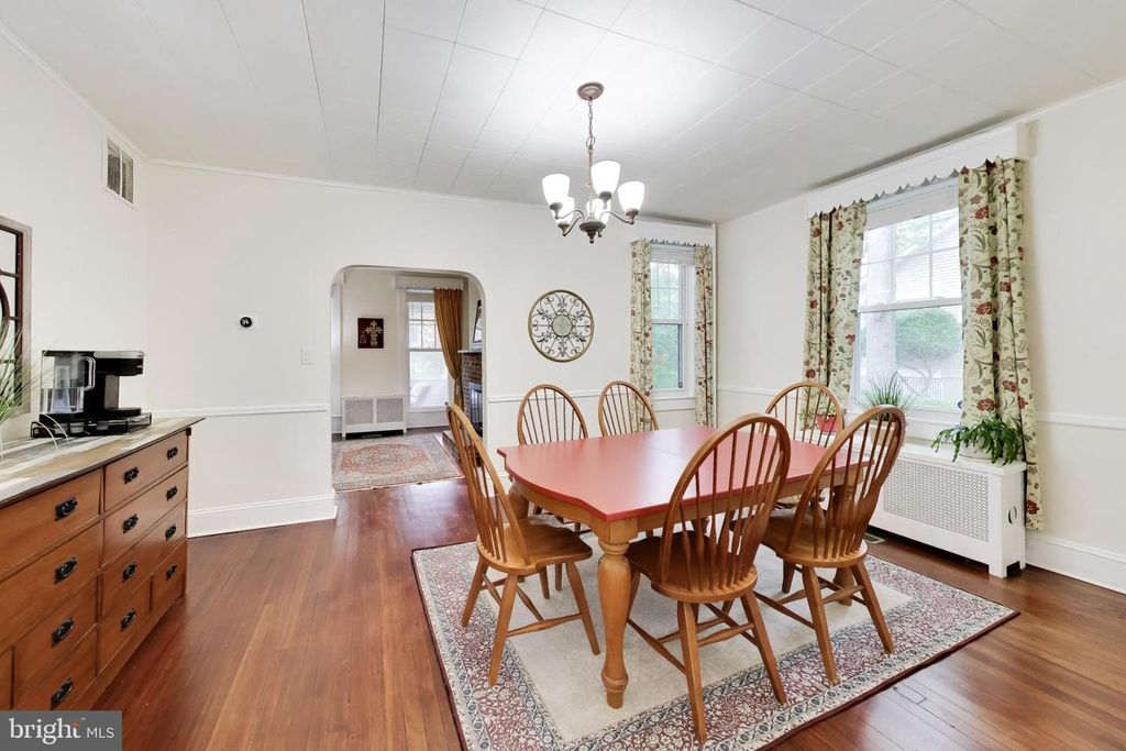 Image 13 of property listing at 2808 BERWICK AVE, Baltimore, MD 21234