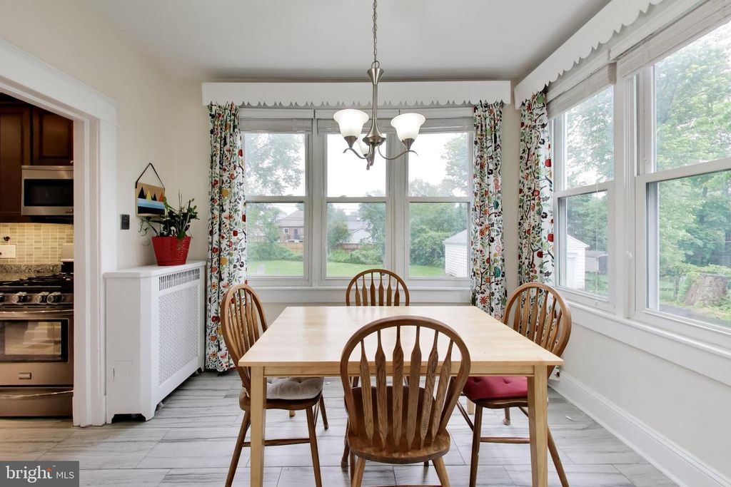 Image 17 of property listing at 2808 BERWICK AVE, Baltimore, MD 21234