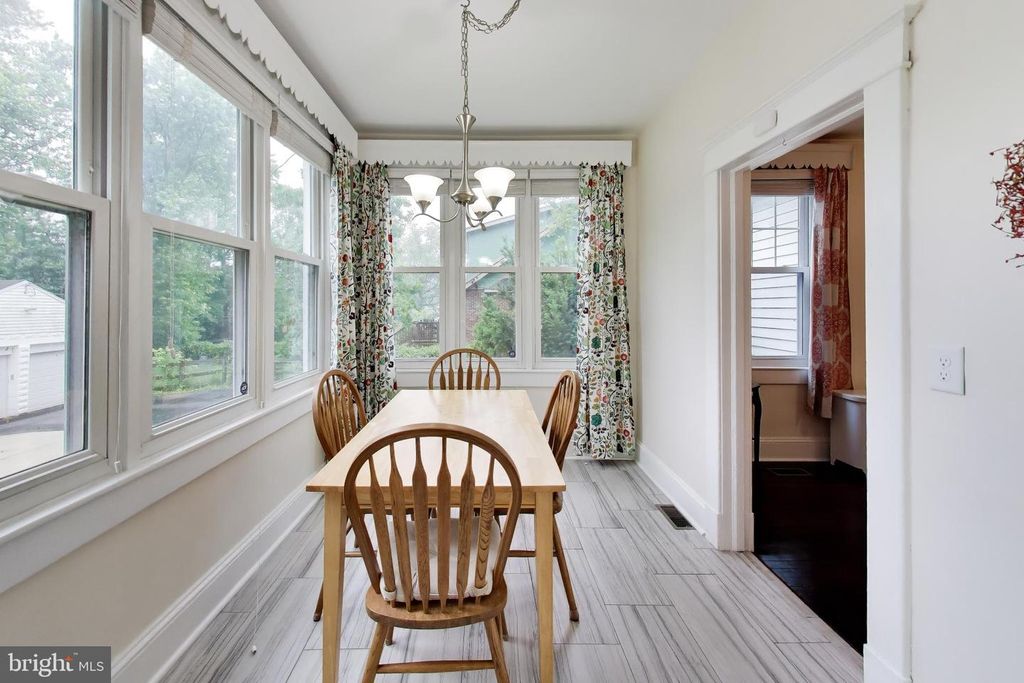Image 18 of property listing at 2808 BERWICK AVE, Baltimore, MD 21234