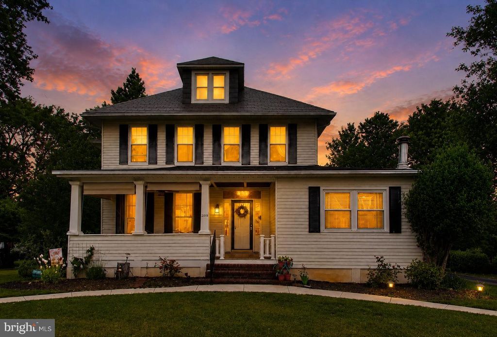 Image 2 of property listing at 2808 BERWICK AVE, Baltimore, MD 21234