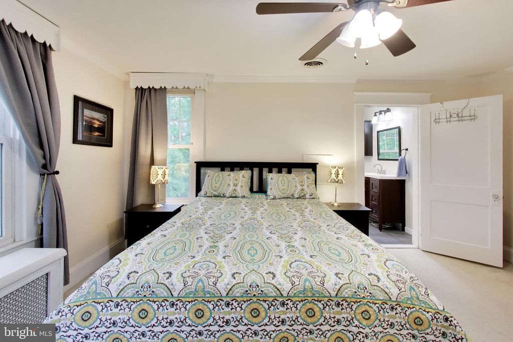 Image 27 of property listing at 2808 BERWICK AVE, Baltimore, MD 21234