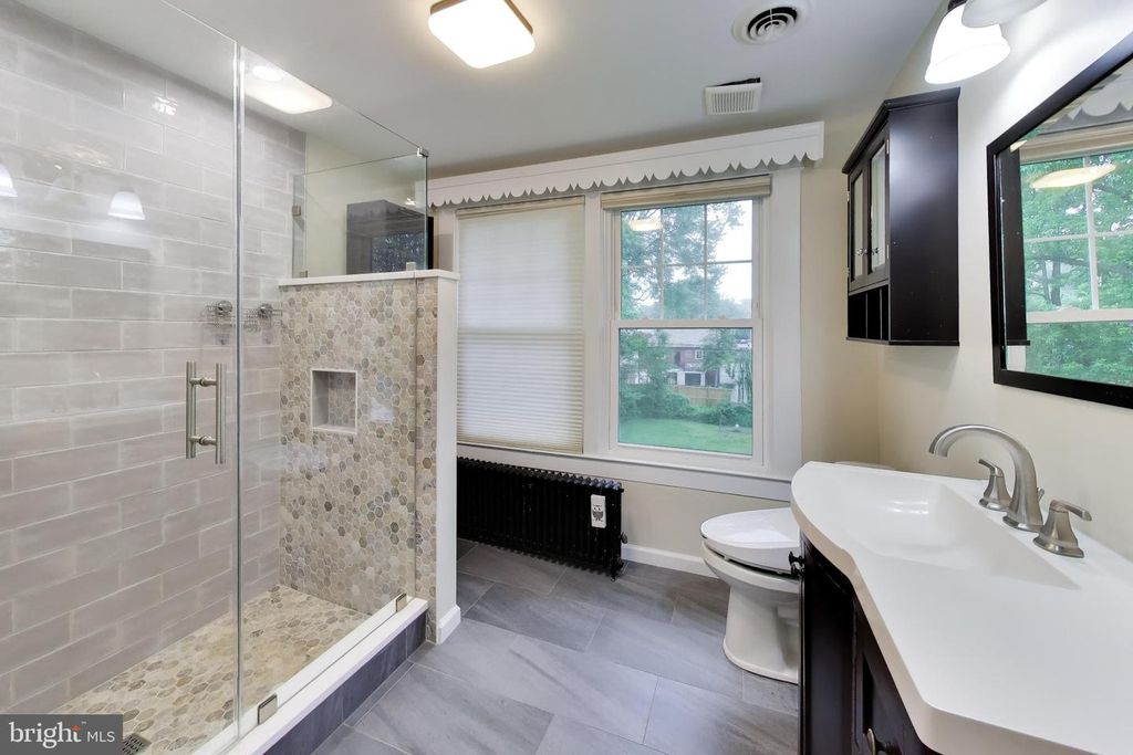 Image 29 of property listing at 2808 BERWICK AVE, Baltimore, MD 21234