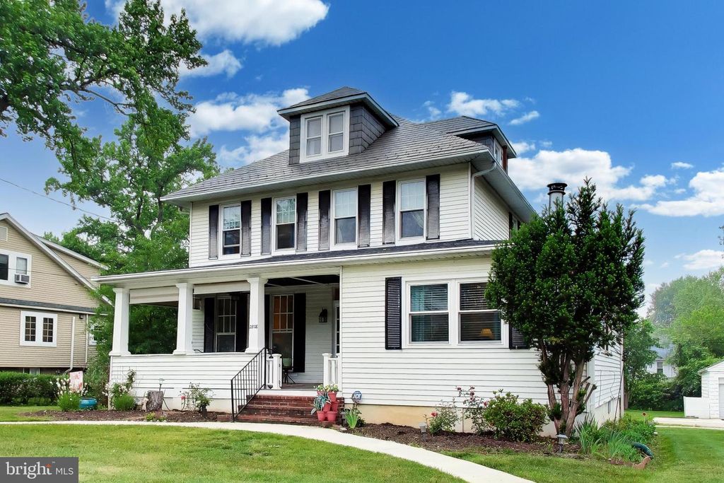 Image 3 of property listing at 2808 BERWICK AVE, Baltimore, MD 21234