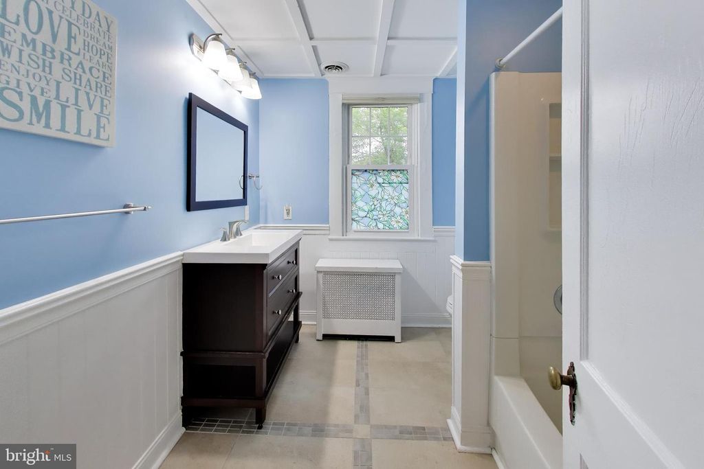 Image 36 of property listing at 2808 BERWICK AVE, Baltimore, MD 21234