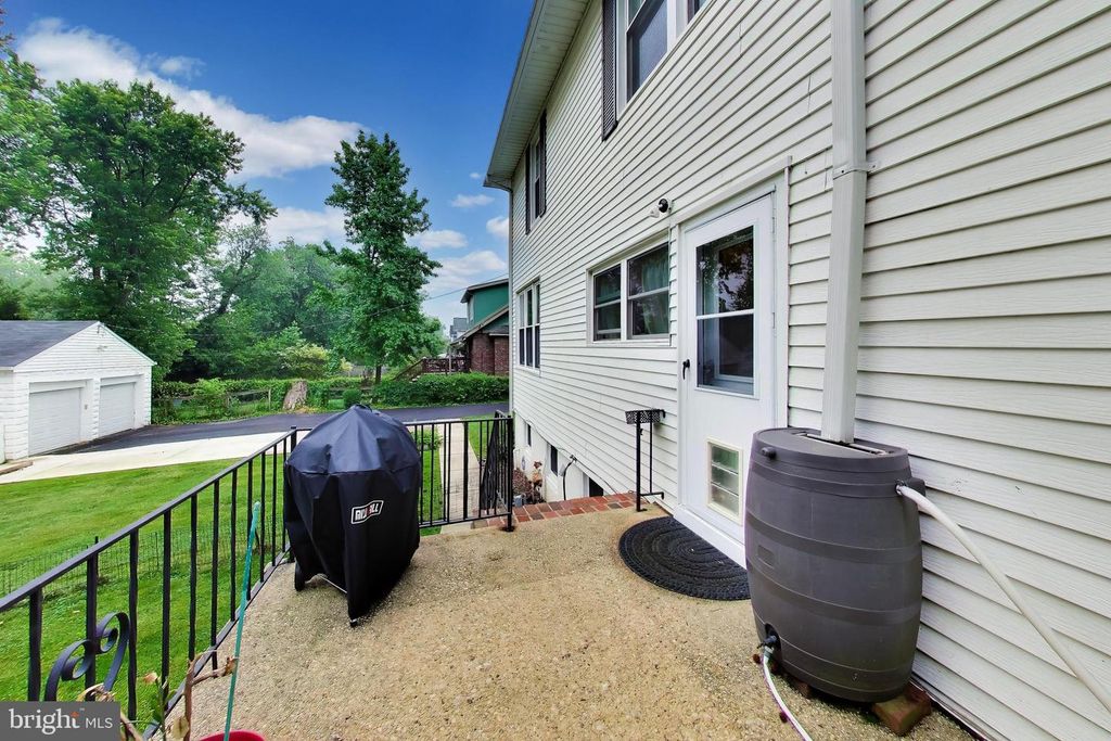 Image 44 of property listing at 2808 BERWICK AVE, Baltimore, MD 21234
