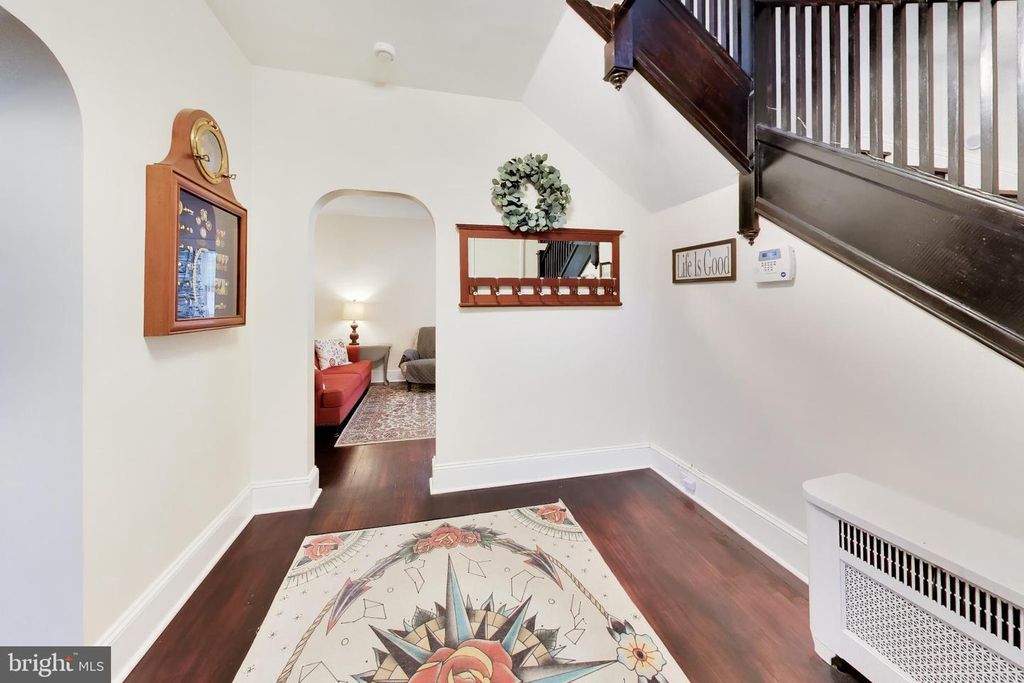 Image 7 of property listing at 2808 BERWICK AVE, Baltimore, MD 21234