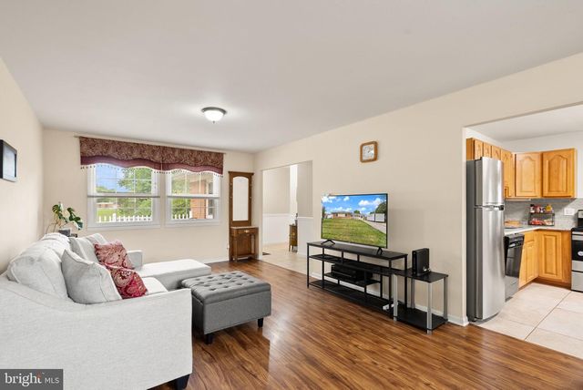 514 W NETTLE TREE RD, Sterling, VA 20164