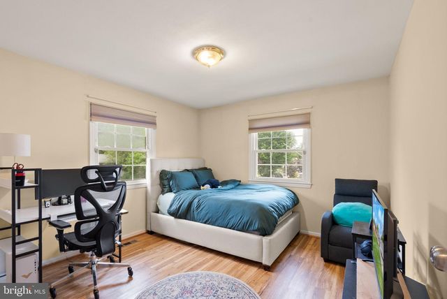 514 W NETTLE TREE RD, Sterling, VA 20164