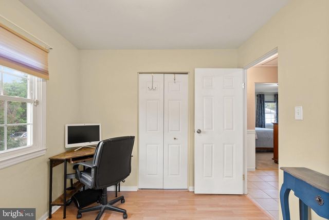 514 W NETTLE TREE RD, Sterling, VA 20164