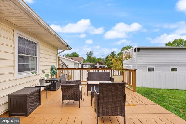 514 W NETTLE TREE RD, Sterling, VA 20164