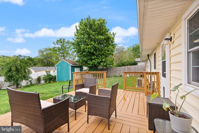 514 W NETTLE TREE RD, Sterling, VA 20164