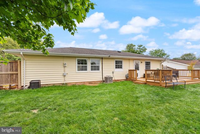 514 W NETTLE TREE RD, Sterling, VA 20164