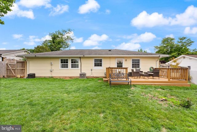 514 W NETTLE TREE RD, Sterling, VA 20164