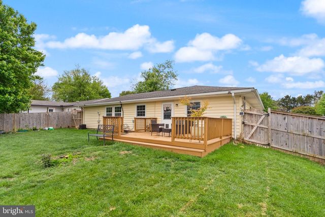 514 W NETTLE TREE RD, Sterling, VA 20164